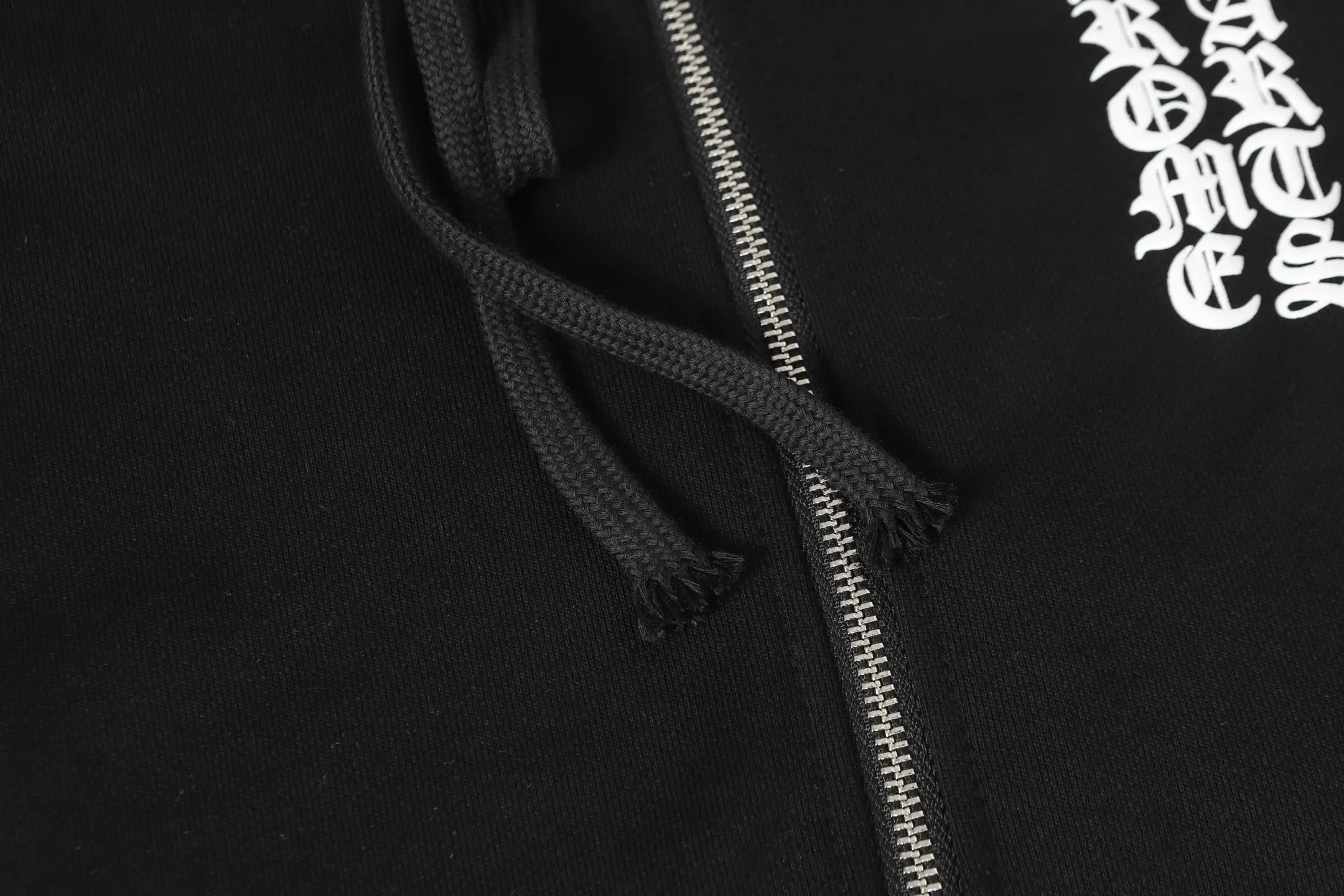 P250 cross-border model, please do not place an order if you are pursuing quality -Chrome Hearts/Chrome Hearts Sanskrit ghost print zipper sweatshirt cardigan jacket -High weight, high density and high quality. The wool is soft, delicate and skin-friendly. Soft and silky to the touch. Excellent warmth and skin-friendly properties. LXL